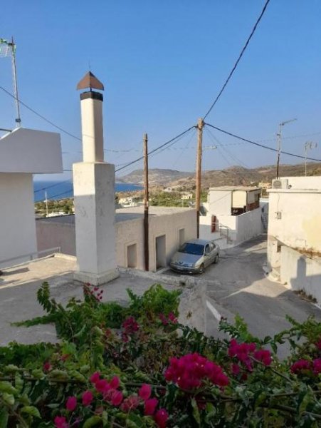 Ag. Fotia bei Sitia Kreta, Ag. Fotia: Traditionelles Steinhaus auf zwei Etagen mit Innenhof und Parkplatz zu verkaufen Haus kaufen
